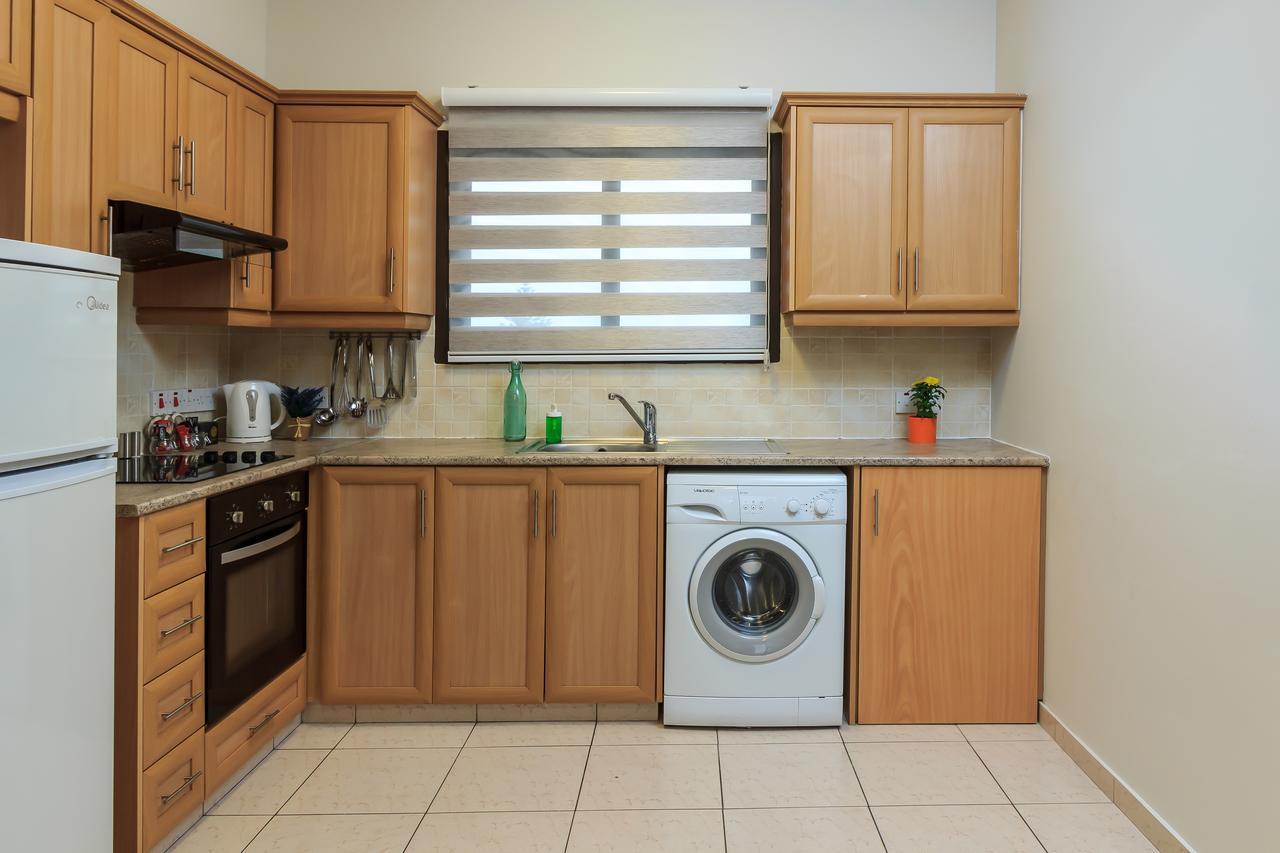 Soho City Apartments Larnaca Exteriör bild