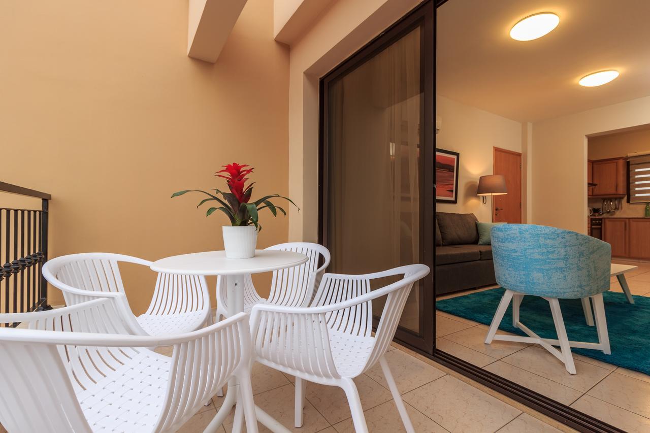 Soho City Apartments Larnaca Exteriör bild