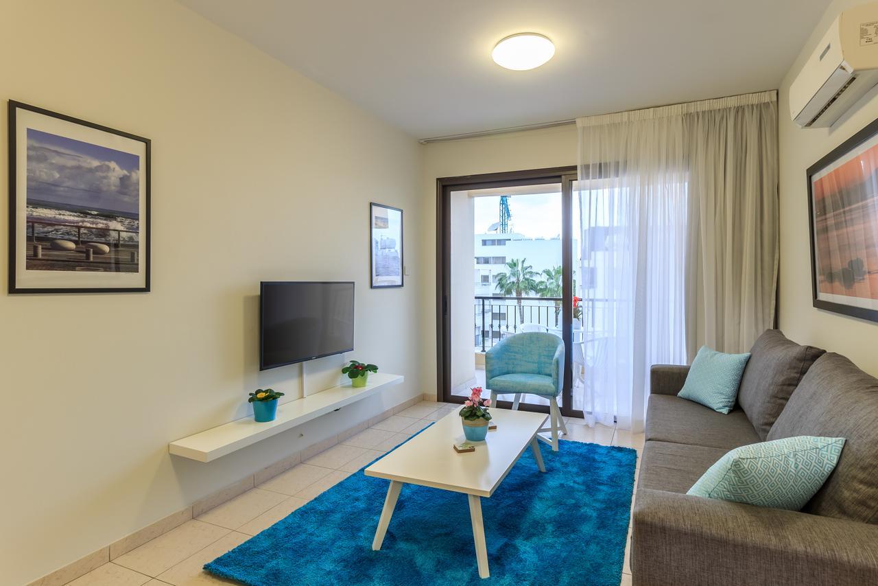 Soho City Apartments Larnaca Exteriör bild