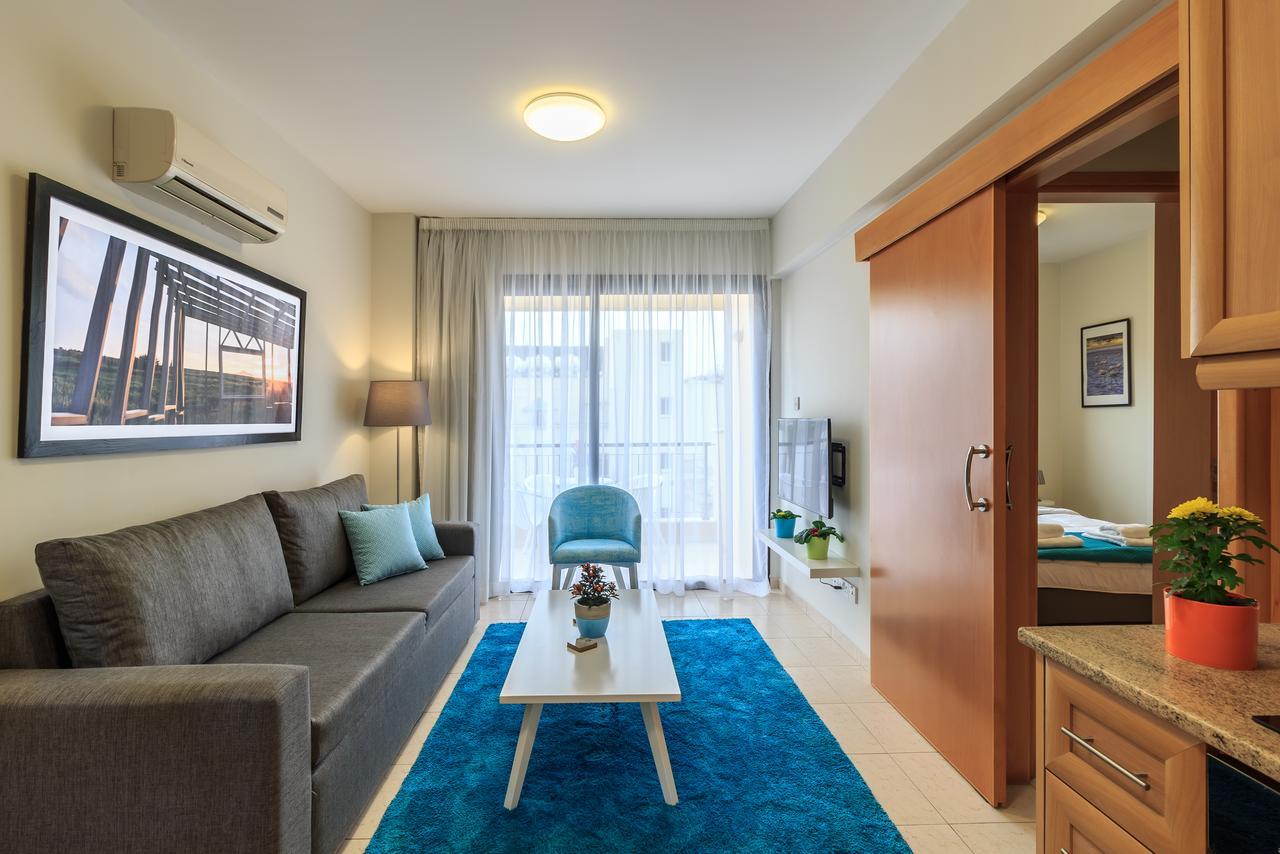 Soho City Apartments Larnaca Exteriör bild